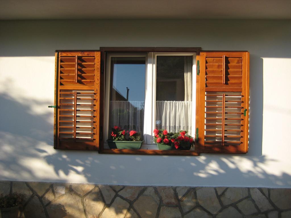 Apartment Bosiljak Елса Номер фото