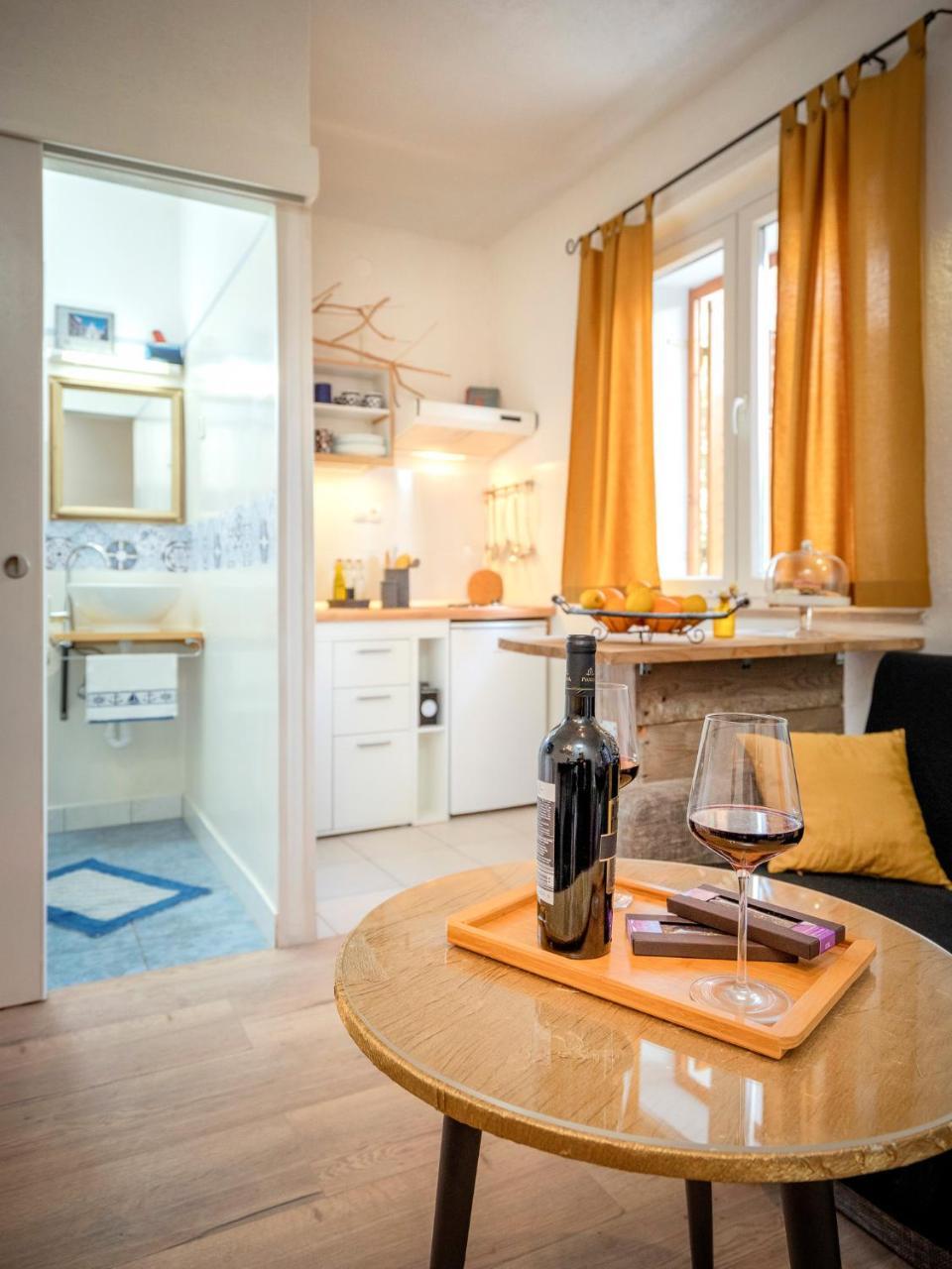 Apartment Bosiljak Елса Экстерьер фото